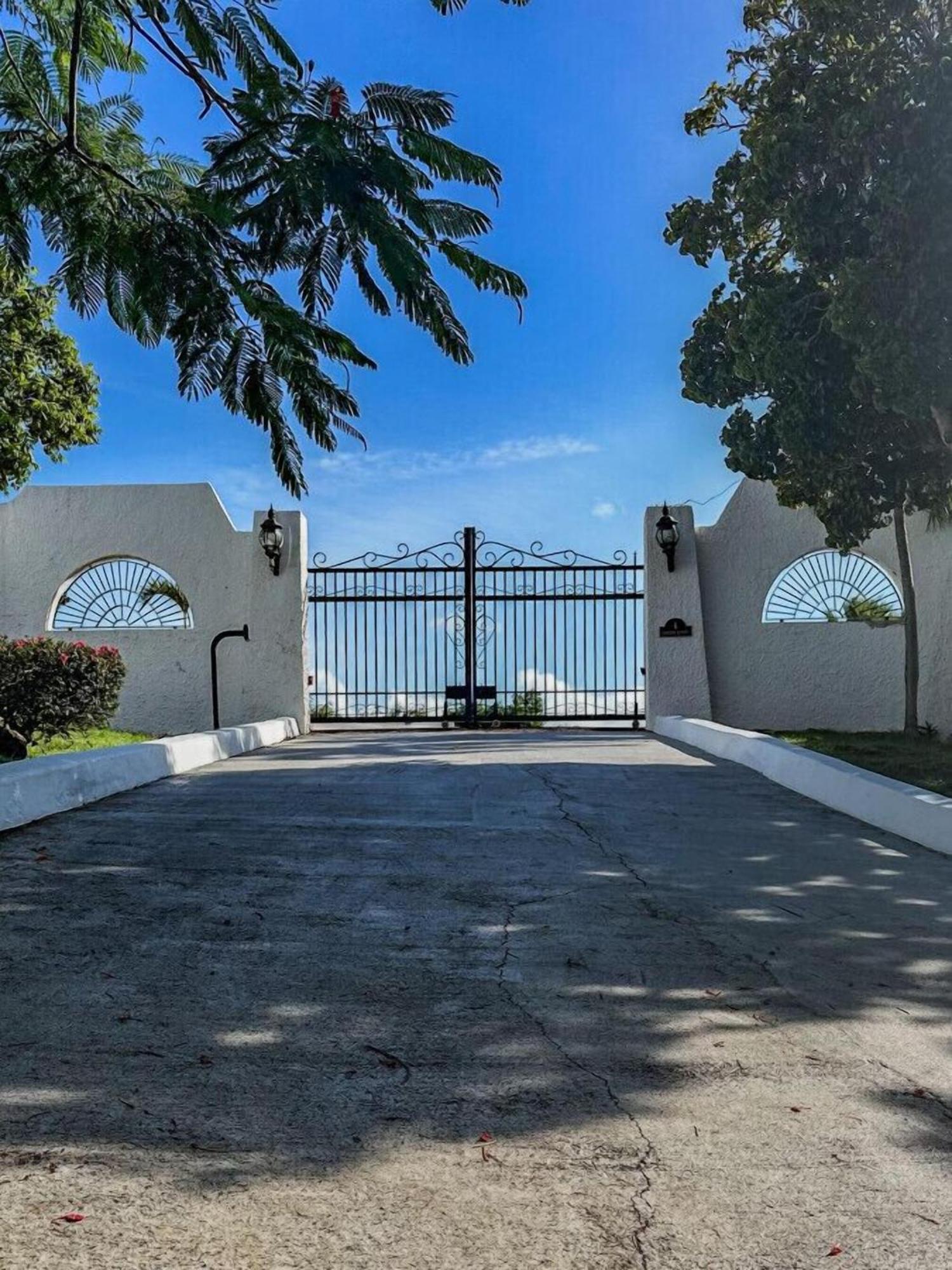 Royal Villa With A Huge Swimming Pool Cowell Battery Esterno foto